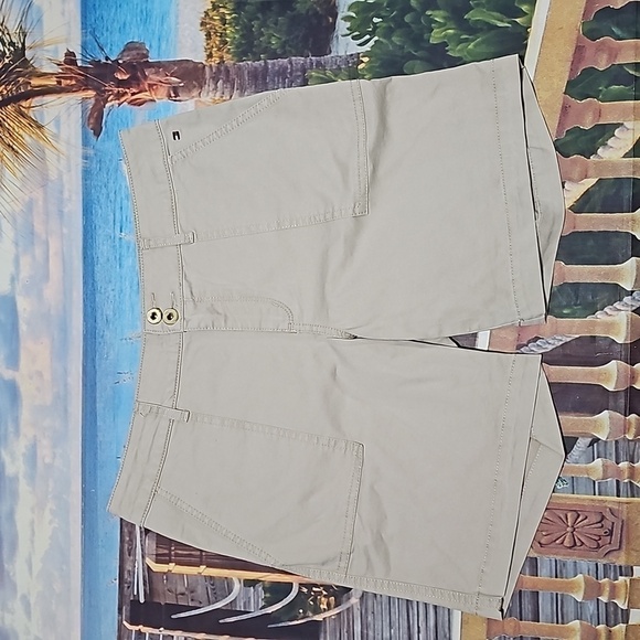 Tommy Hilfiger Pants - Tommy Hilfiger Chino Shorts Size 6‎ NWT